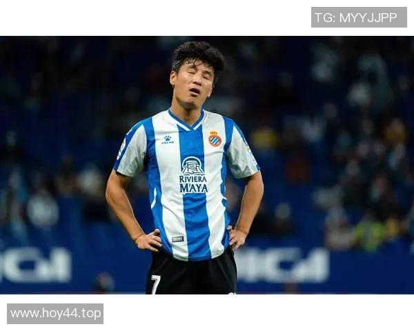 武磊赛场爆发小插曲，裁判如何处理？