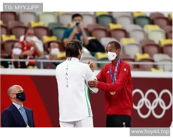 镜头捕捉：金球奖赛场小动作引发热议