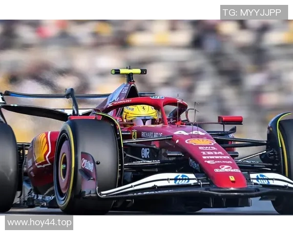 F1赛车赛季技术创新及应用探索:提升速度与安全性的前沿突破 F1赛车赛季技术创新及应用探索:提升速度与安全性的前沿突破