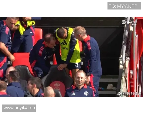 曼联球员伤情更新 复出时间尚未确定 球迷关注未来阵容变化